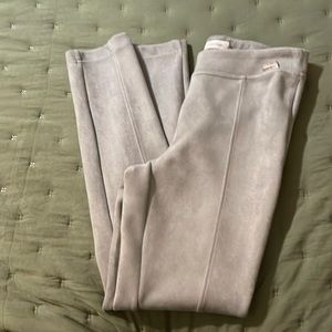 Gently worn. Grey suede-like pants/leggings. Sz small.